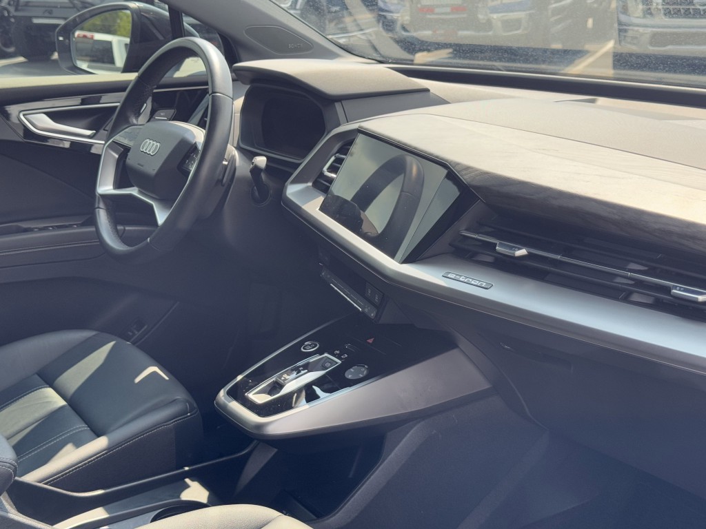 2023 Audi Q4 e-tron Image 12