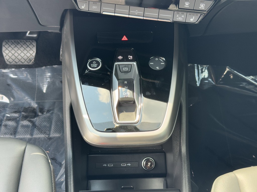 2023 Audi Q4 e-tron Image 20