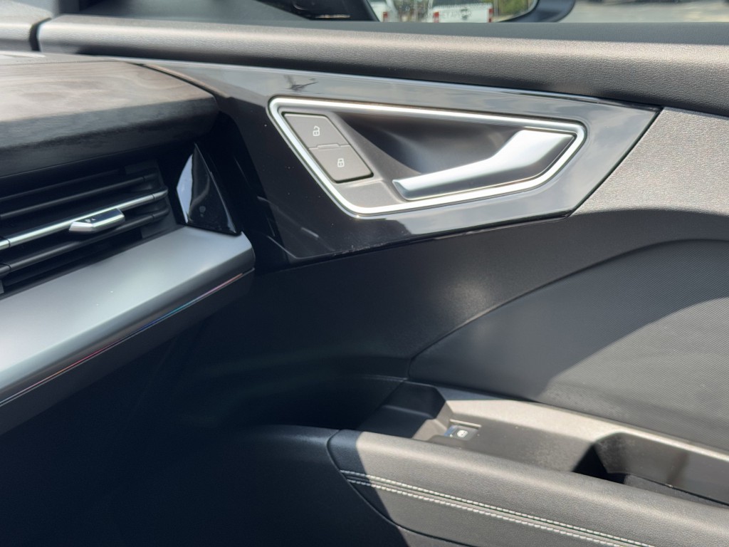 2023 Audi Q4 e-tron Image 22