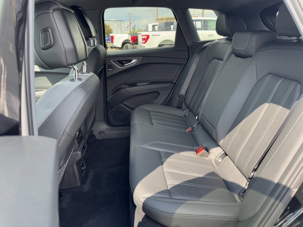 2023 Audi Q4 e-tron Image 26