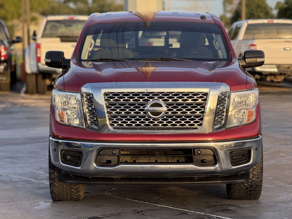 2018 Nissan Titan Image 6