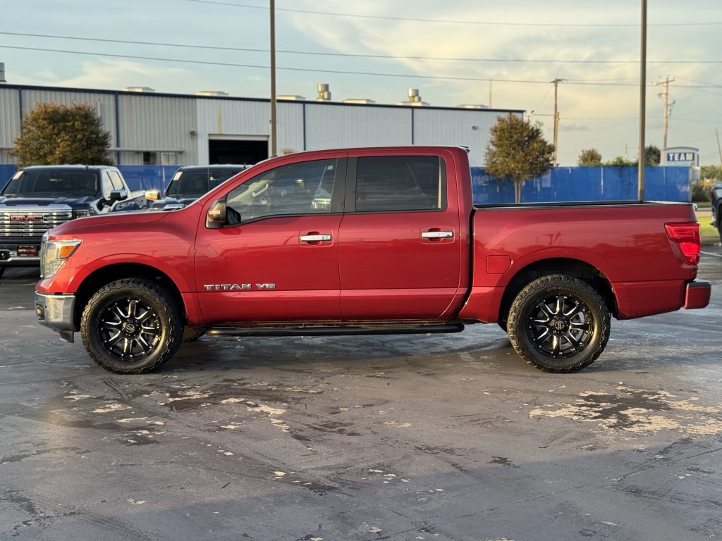 2018 Nissan Titan Image 10