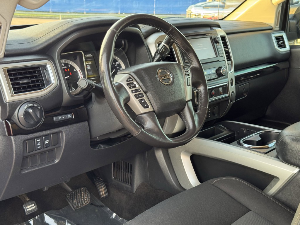 2018 Nissan Titan Image 12