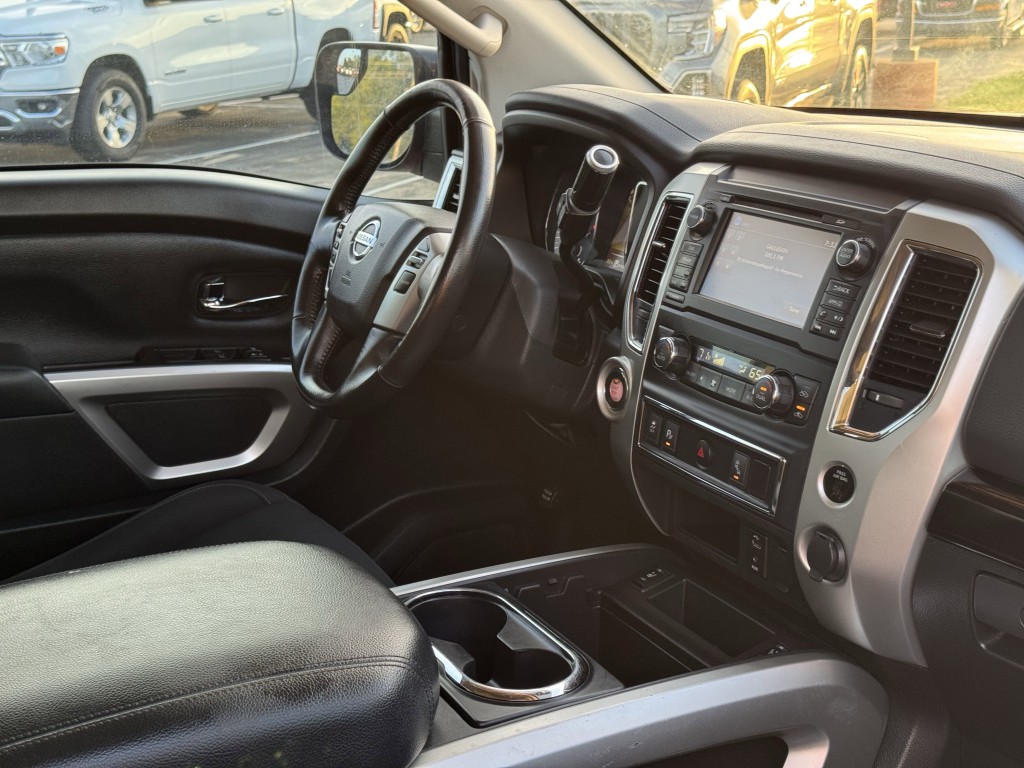 2018 Nissan Titan Image 13