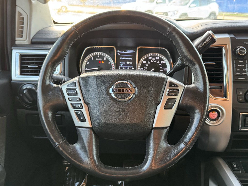 2018 Nissan Titan Image 15