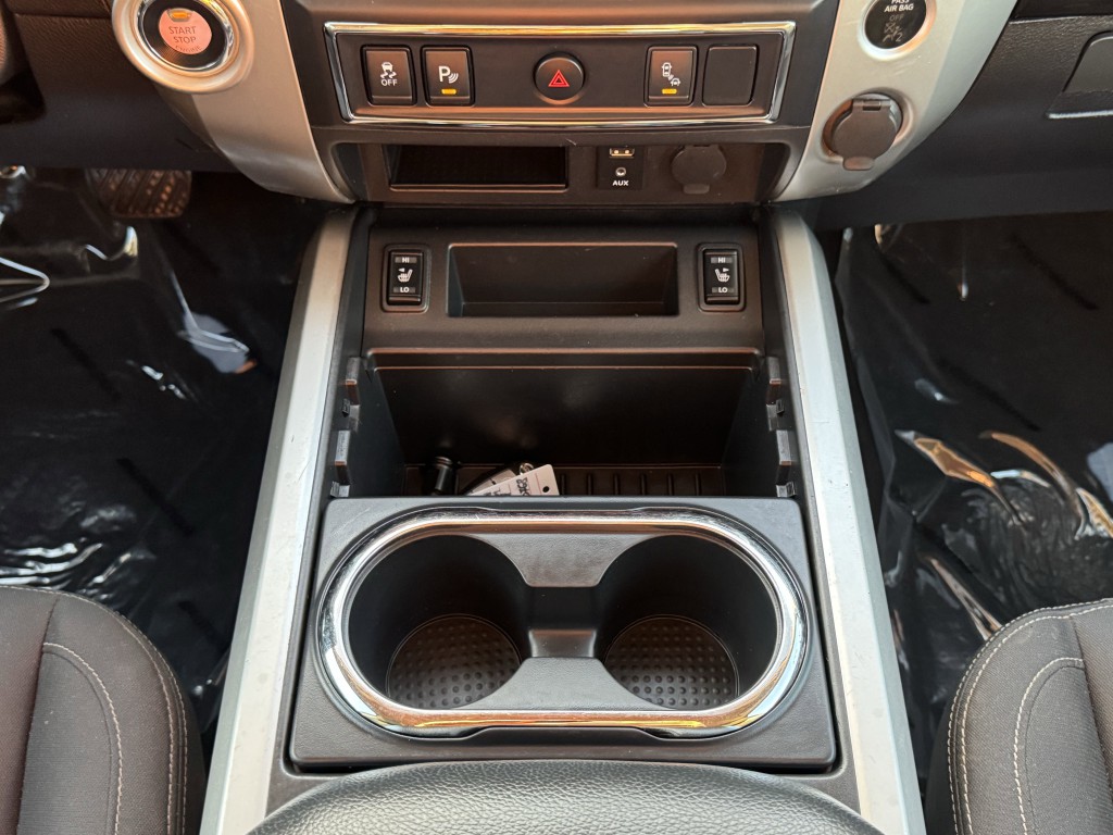 2018 Nissan Titan Image 22