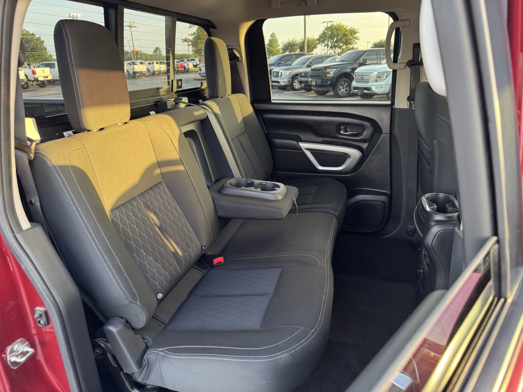 2018 Nissan Titan Image 26