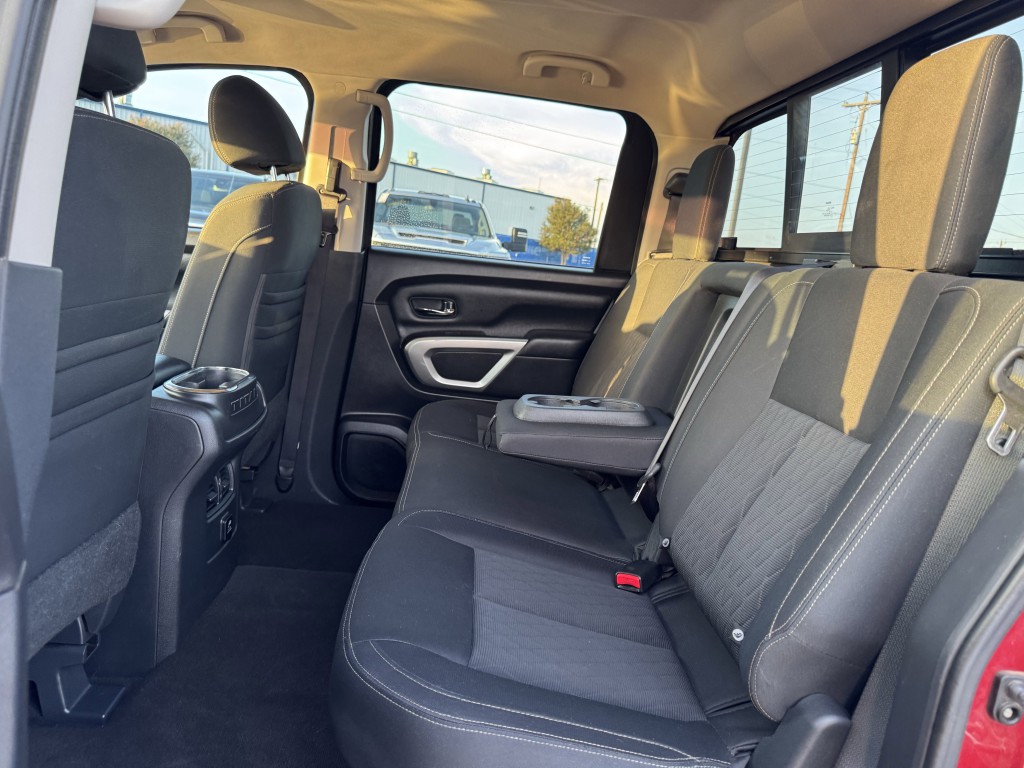 2018 Nissan Titan Image 27