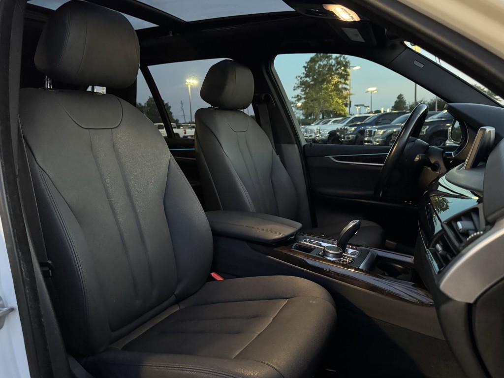 2017 BMW X5 Image 24