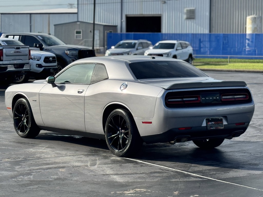 2018 Dodge Challenger Image 10