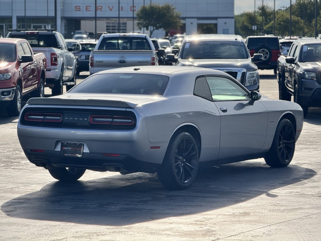 2018 Dodge Challenger Image 11