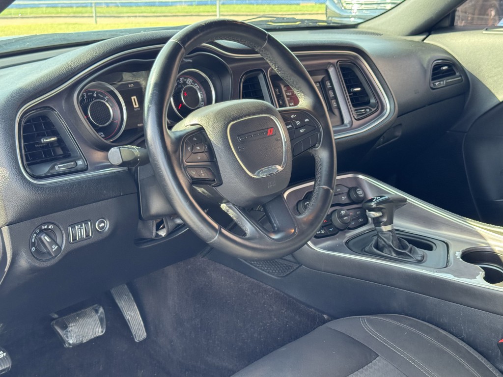 2016 Dodge Challenger Image 13
