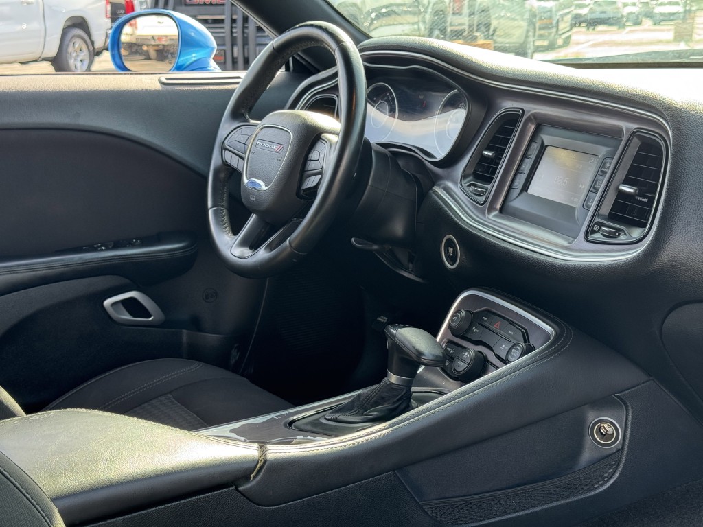 2016 Dodge Challenger Image 14