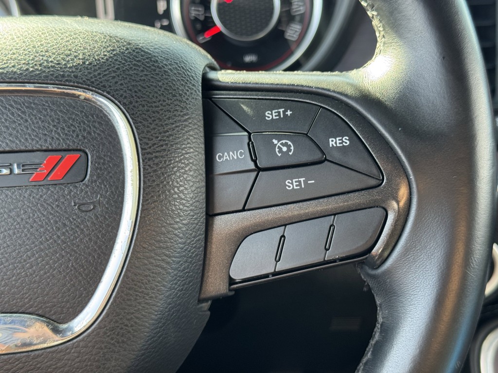 2016 Dodge Challenger Image 18
