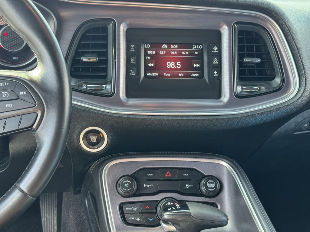 2016 Dodge Challenger Image 20