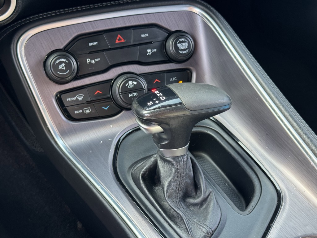 2016 Dodge Challenger Image 22