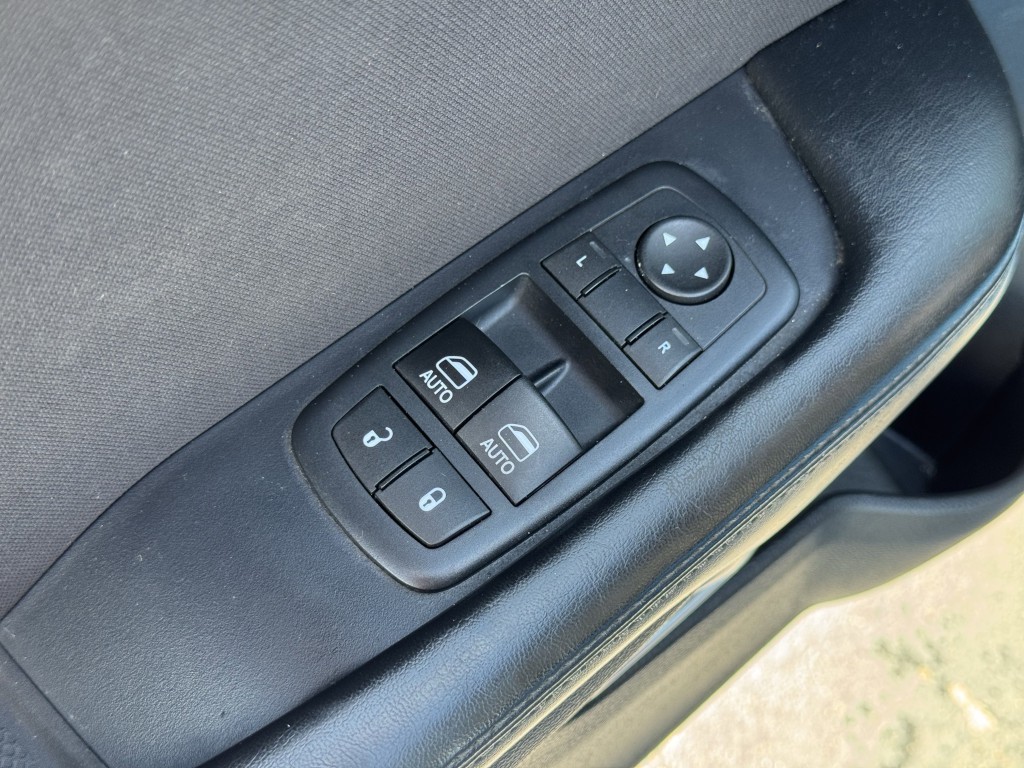 2016 Dodge Challenger Image 23
