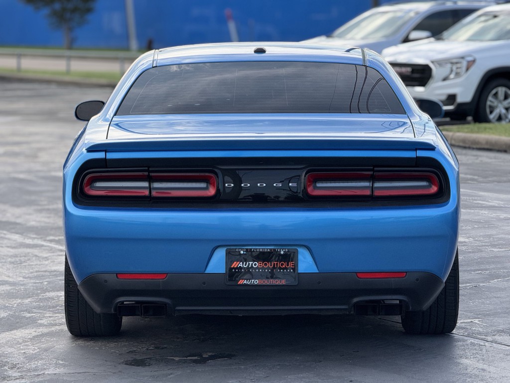 2016 Dodge Challenger Image 7