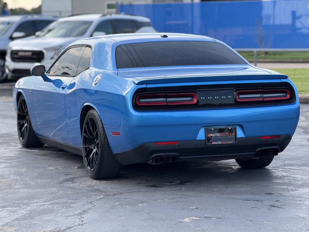 2016 Dodge Challenger Image 8