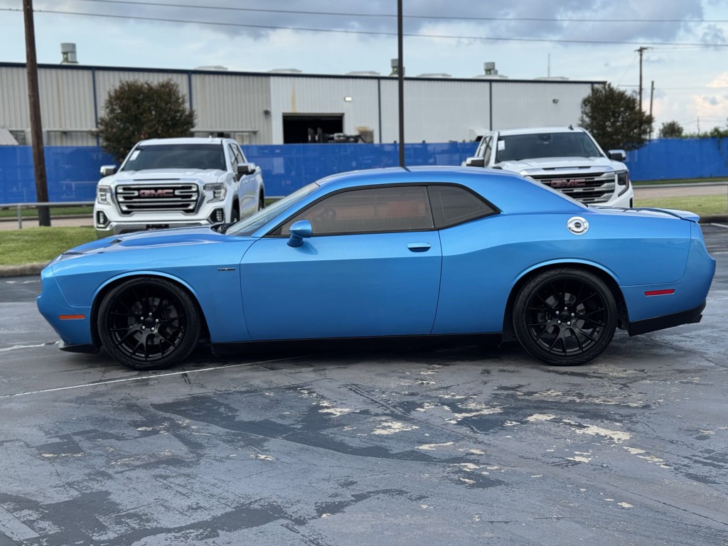 2016 Dodge Challenger Image 10