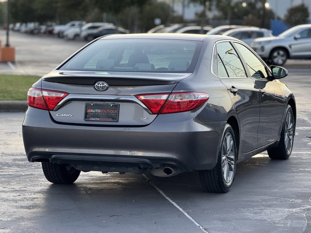 2015 Toyota Camry Image 9