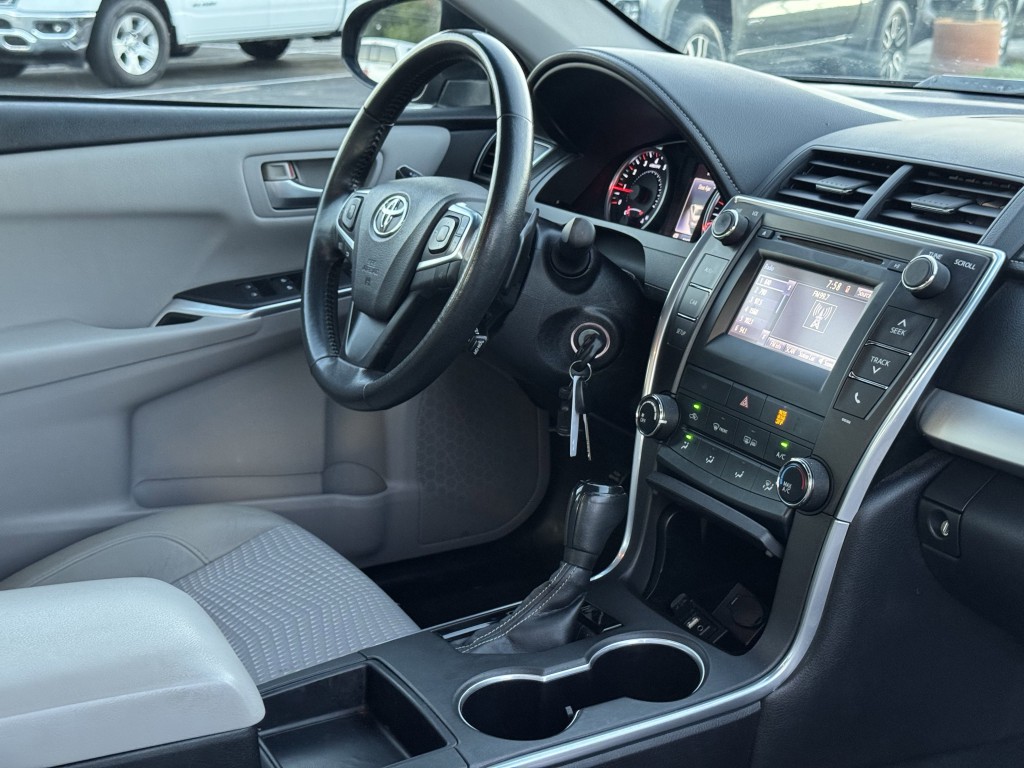 2015 Toyota Camry Image 13