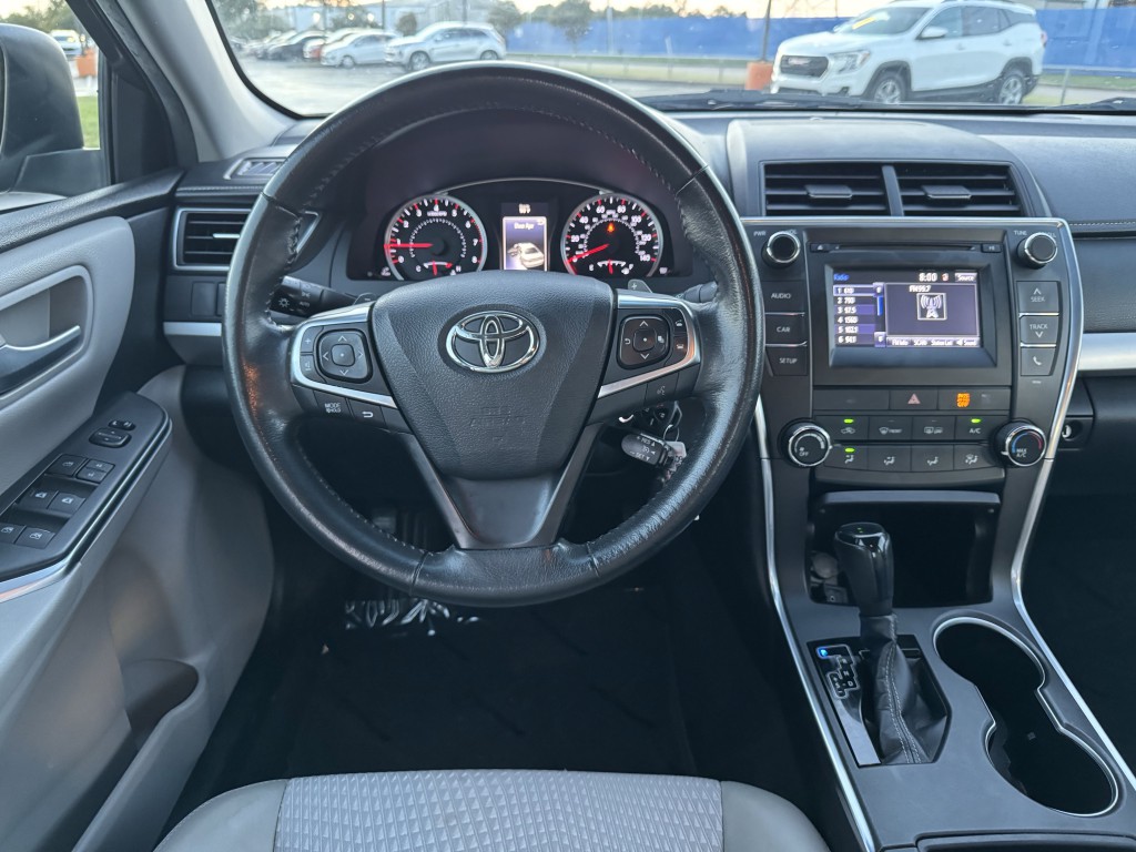 2015 Toyota Camry Image 14