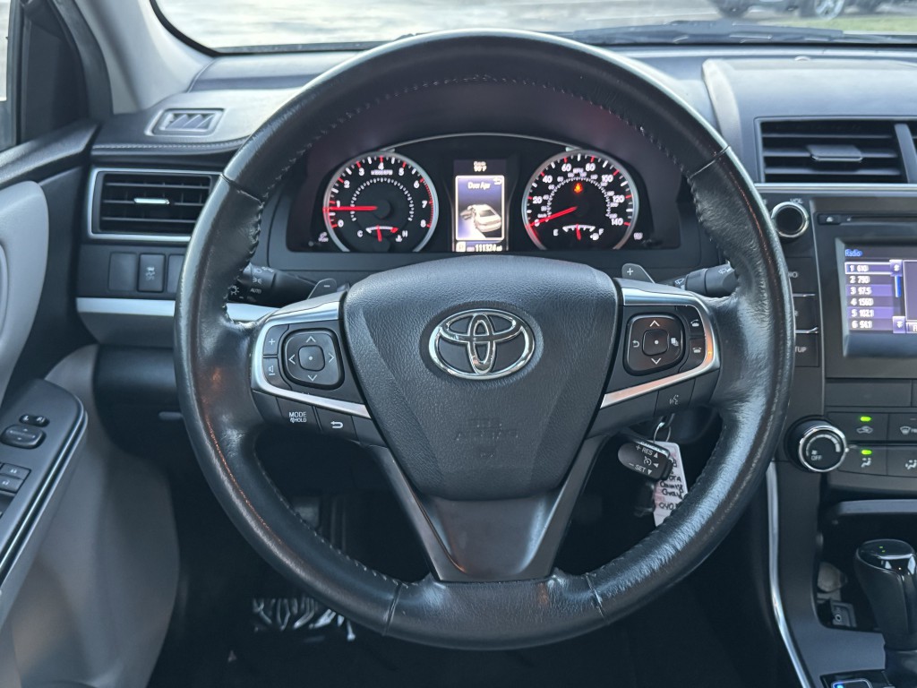 2015 Toyota Camry Image 15