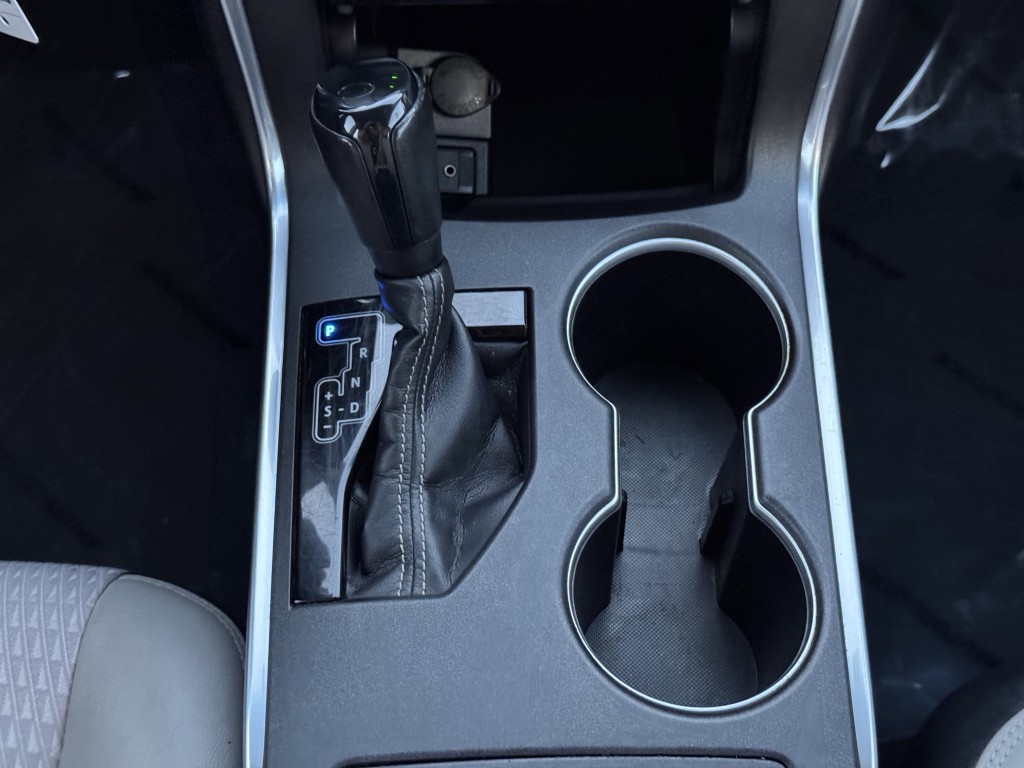 2015 Toyota Camry Image 19