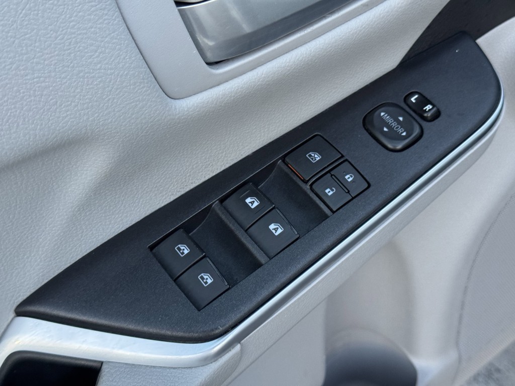 2015 Toyota Camry Image 20