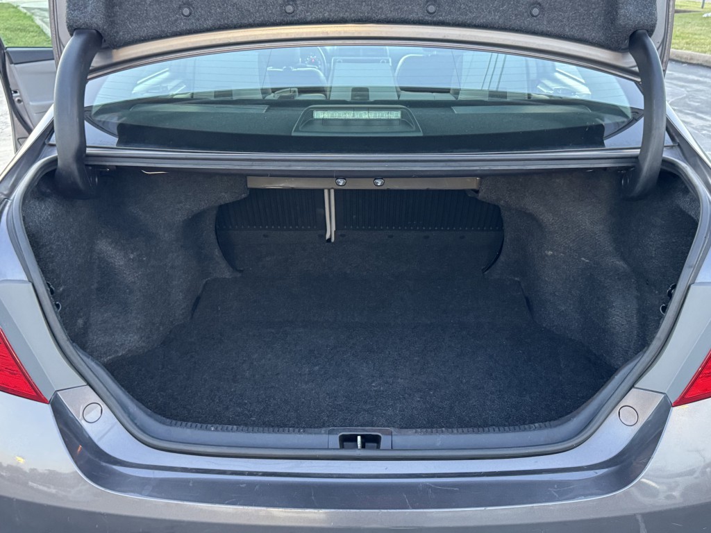 2015 Toyota Camry Image 23