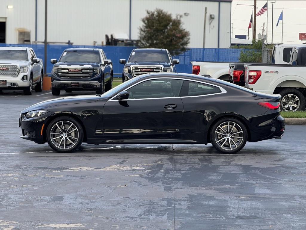 2025 BMW 4 Series Image 8