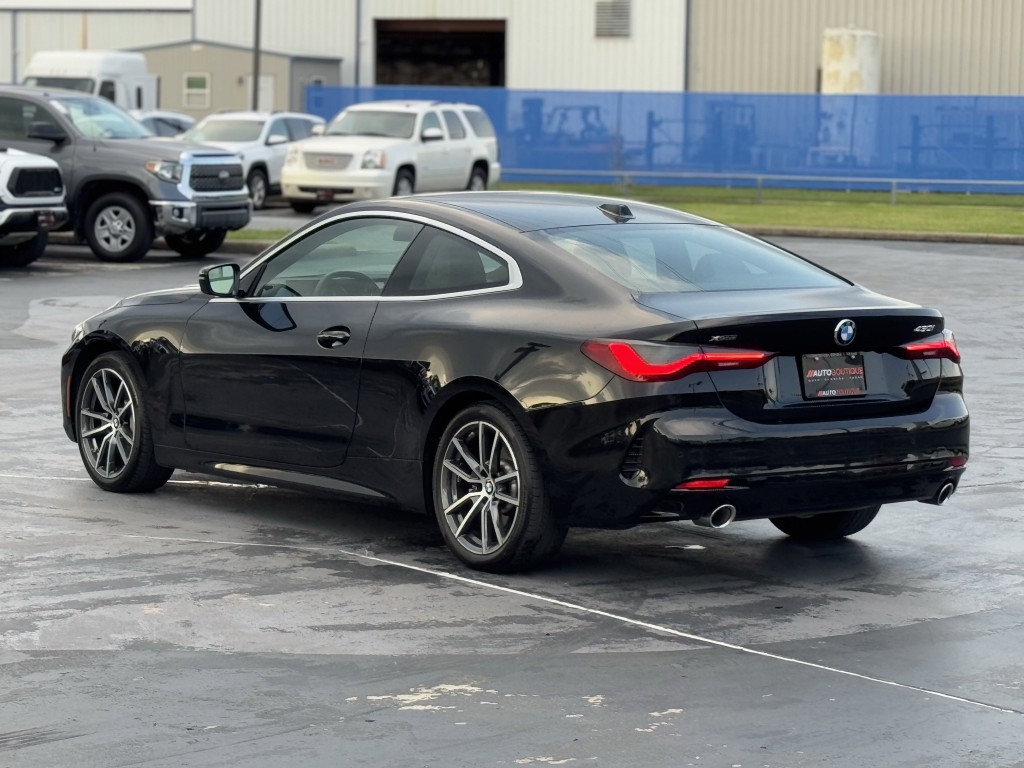 2025 BMW 4 Series Image 9