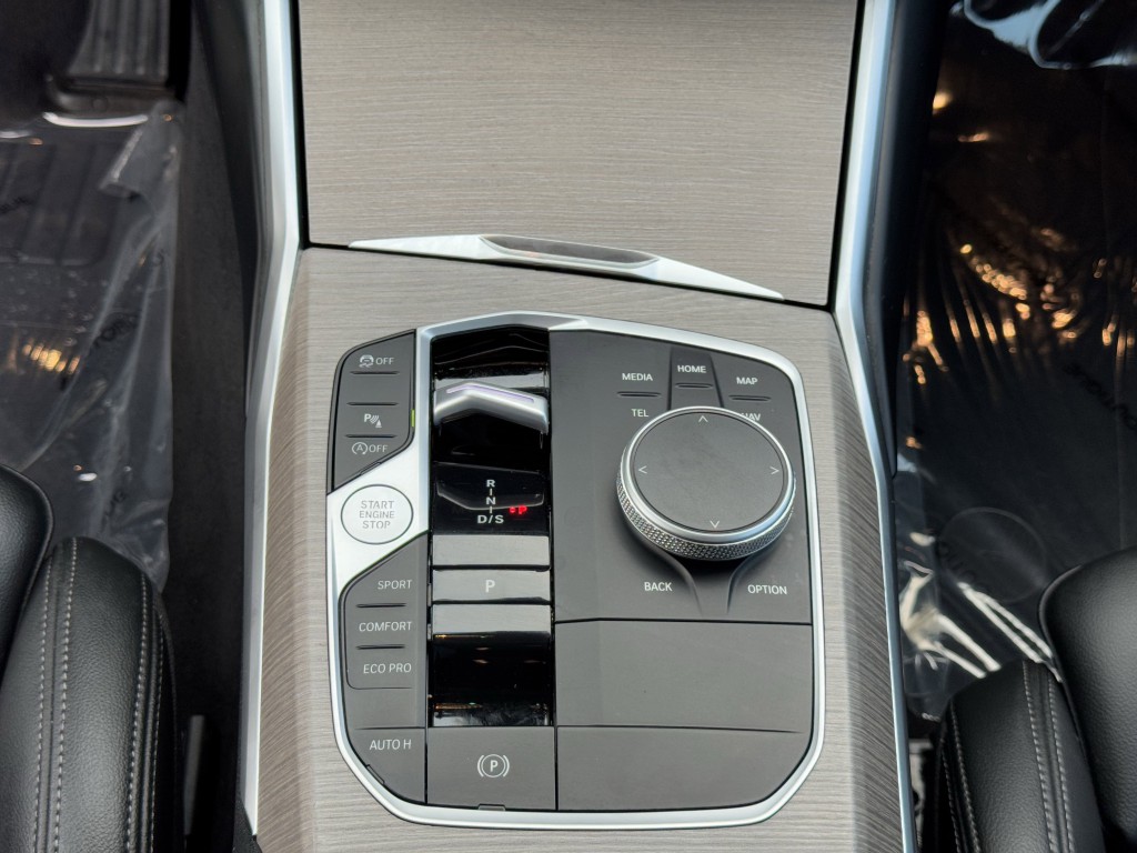 2025 BMW 4 Series Image 21