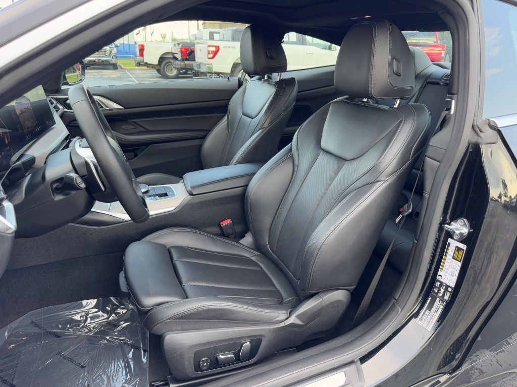 2025 BMW 4 Series Image 25