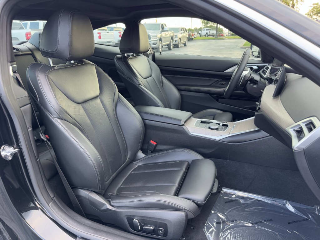 2025 BMW 4 Series Image 26