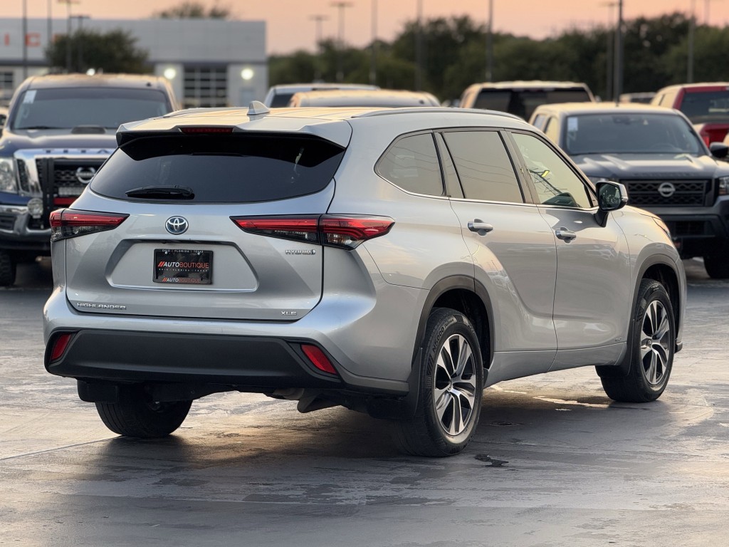 2022 Toyota Highlander Image 10