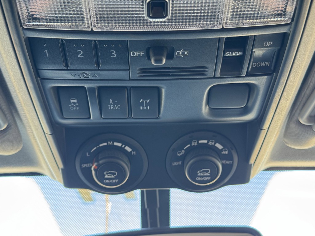 2018 Toyota 4Runner Image 23