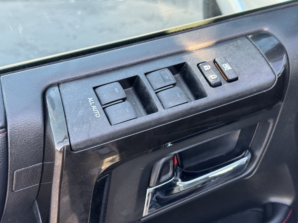 2018 Toyota 4Runner Image 24
