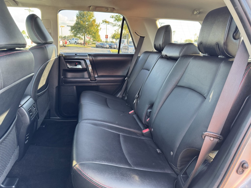 2018 Toyota 4Runner Image 28