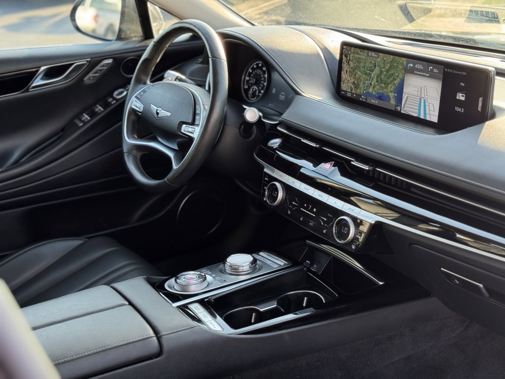2023 Genesis G80 Image 12