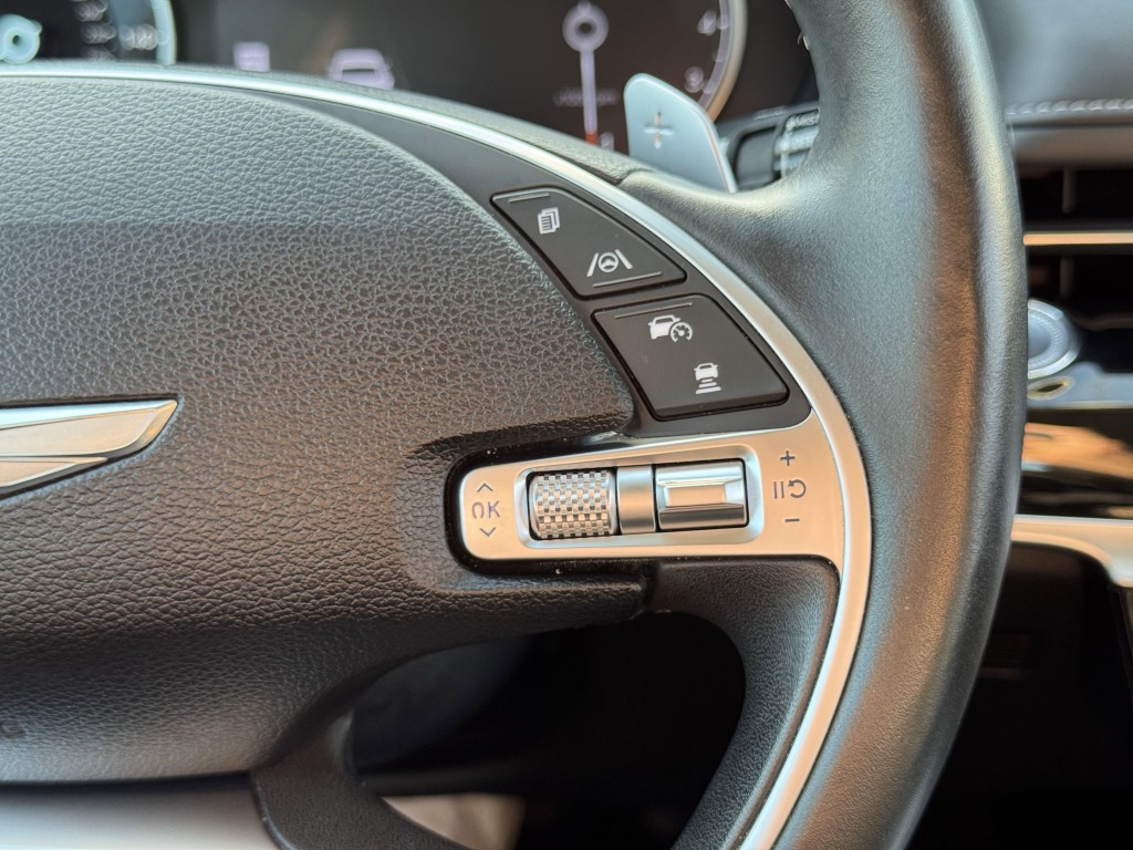 2023 Genesis G80 Image 16
