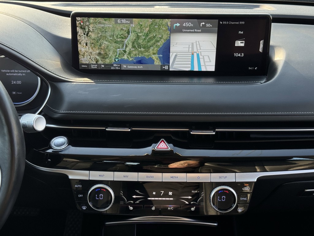 2023 Genesis G80 Image 18