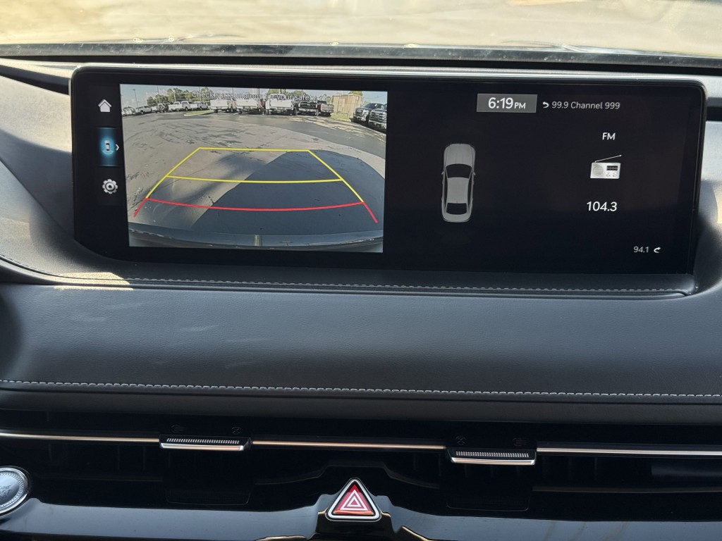 2023 Genesis G80 Image 19