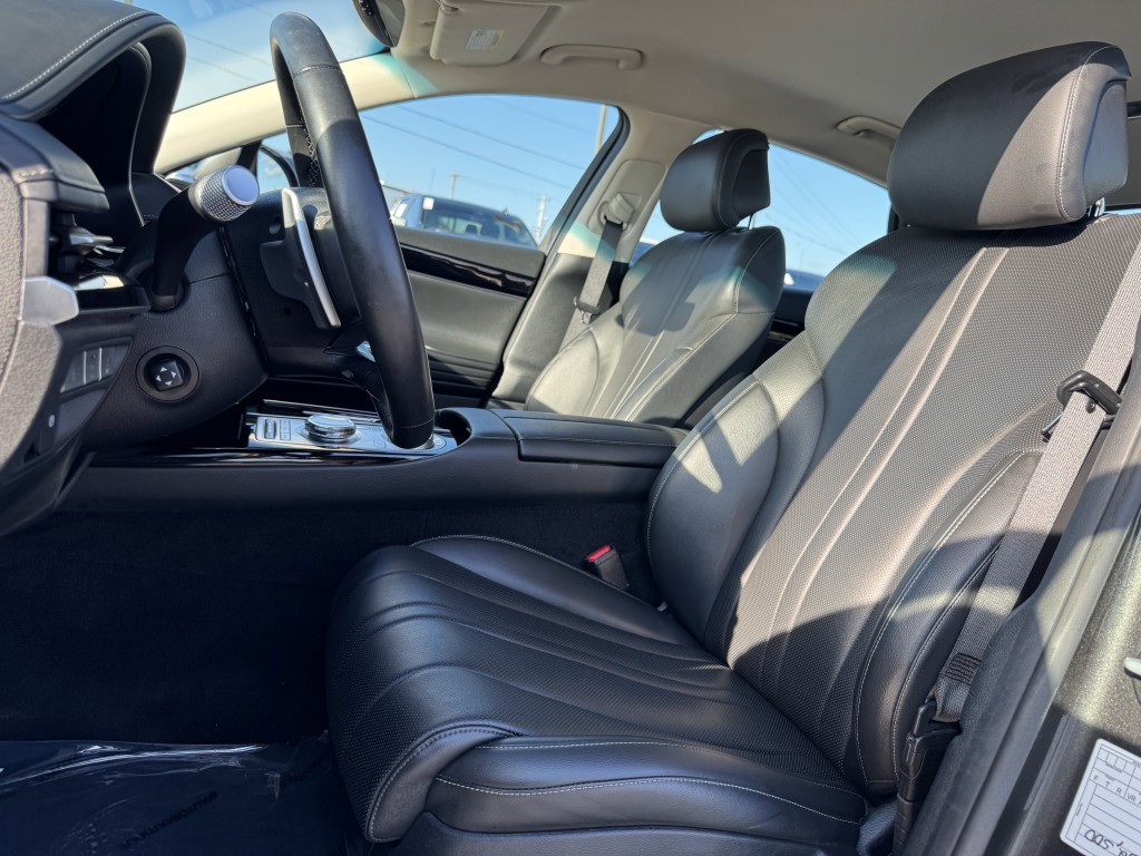 2023 Genesis G80 Image 23