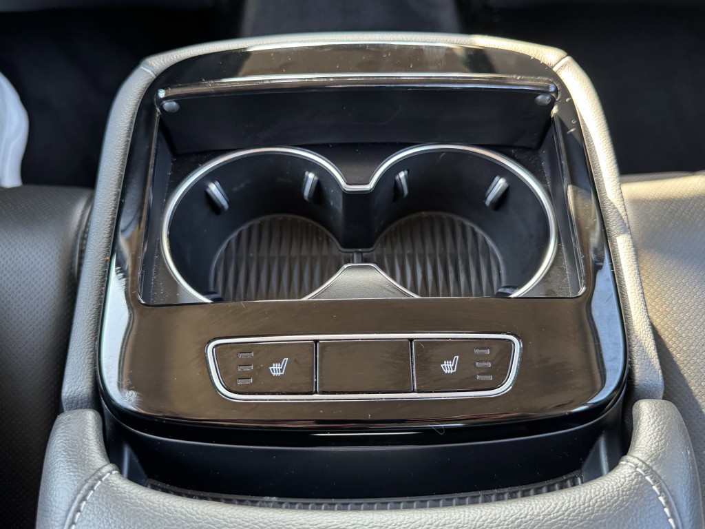 2023 Genesis G80 Image 27