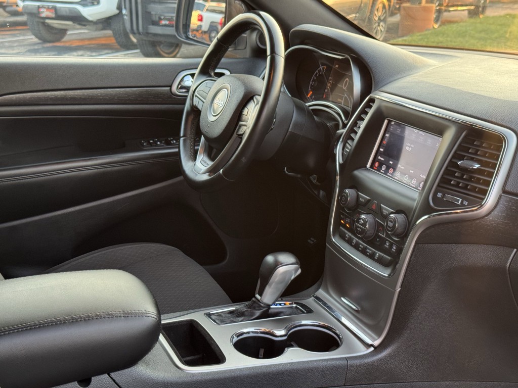 2018 Jeep Grand Cherokee Image 11