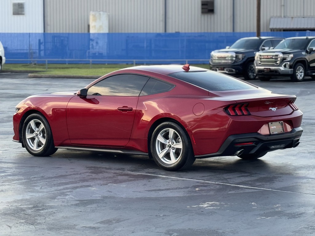 2024 Ford Mustang Image 9