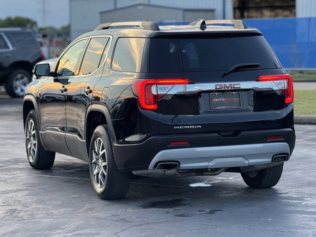 2022 GMC Acadia Image 8