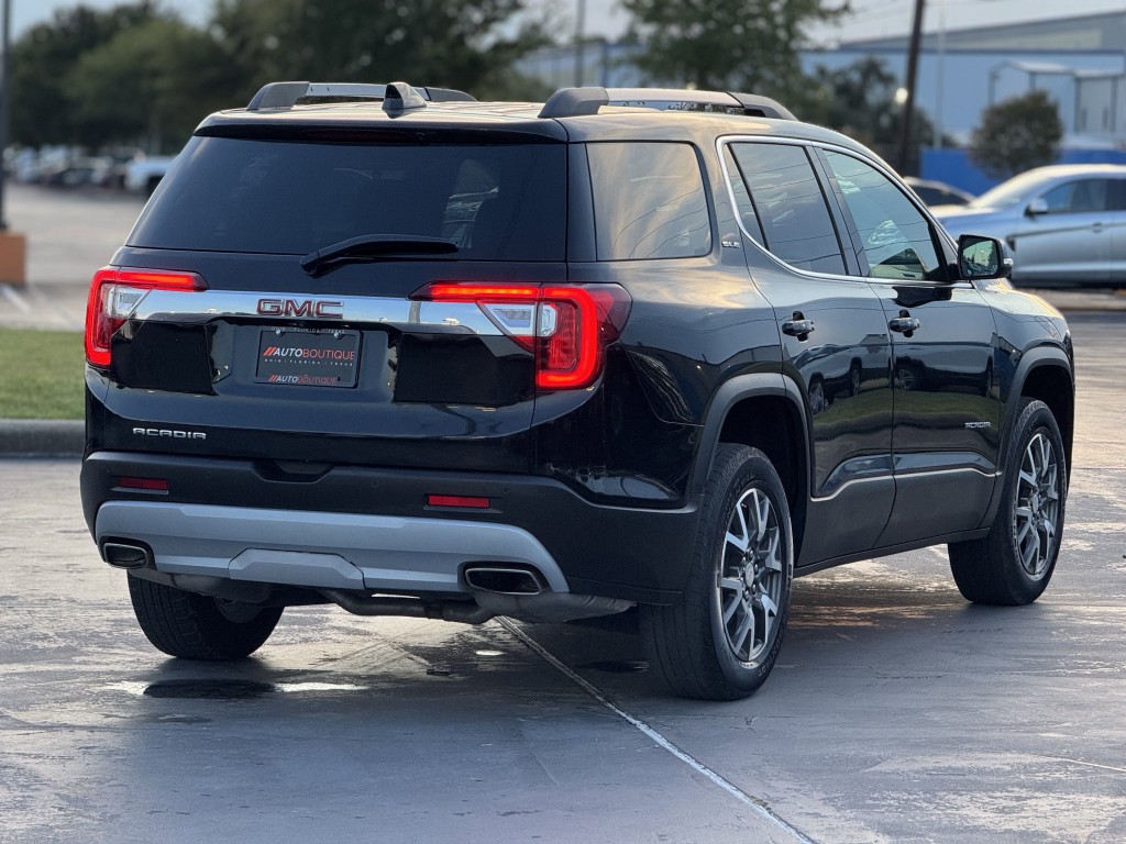 2022 GMC Acadia Image 9